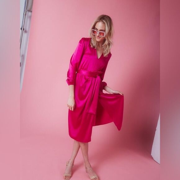 Taylor Tillman Dresses & Skirts - New 97% Silk Faux Wrap Elegant Vibrant Pink Taylor Tillman Long Sleeve Dress M